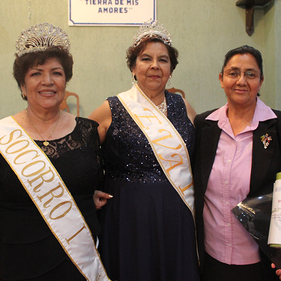 El Presidente Municipal Juan Antonio Morales Maciel  coronó a la reina de INAPAM