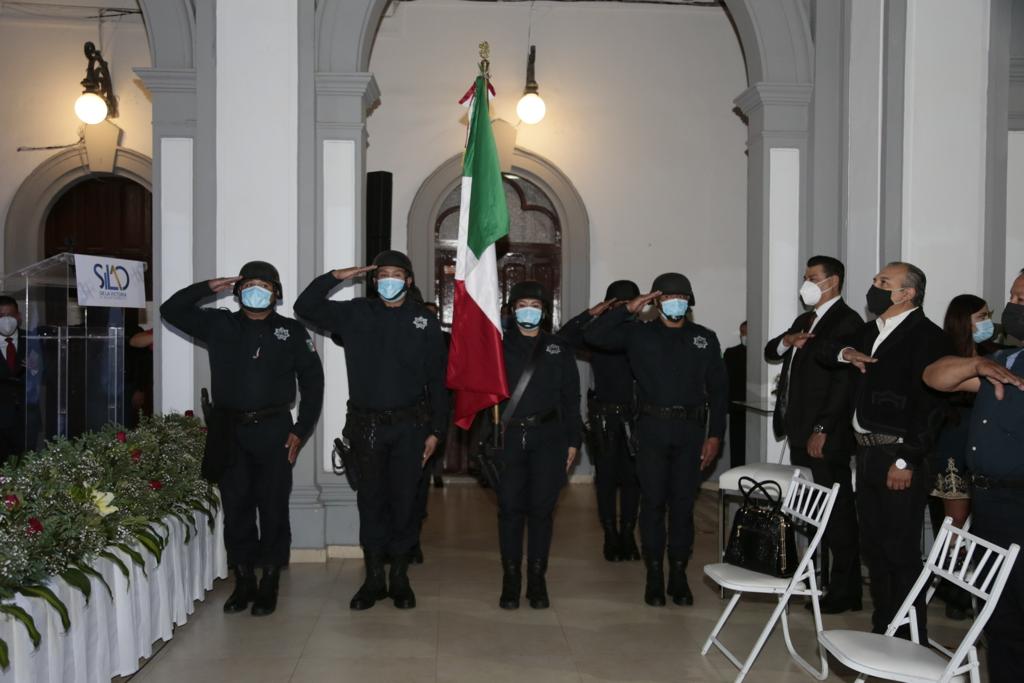 Silaoenses gritan desde su casa ¡Viva México! 