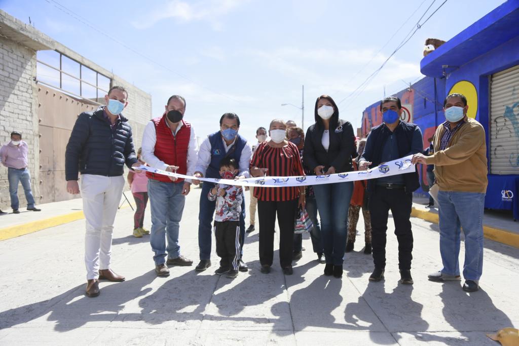 Toño Trejo entrega obras de pavimentación en Franco y Bajío de Bonillas