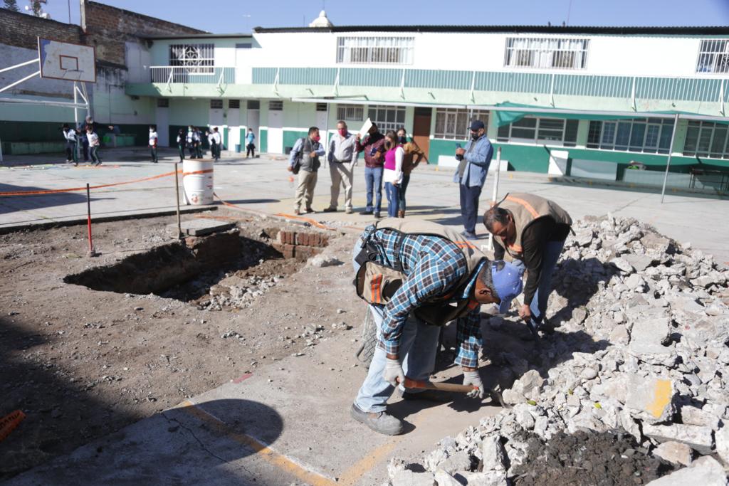 Renuevan escuela verde con obras de mantenimiento