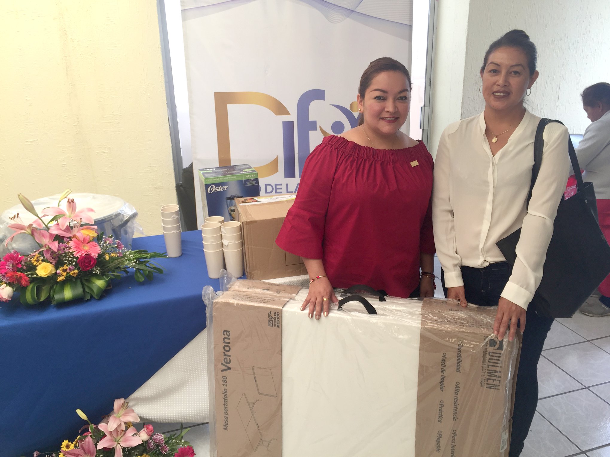 DIF entrega mobiliario a Comedores Comunitarios